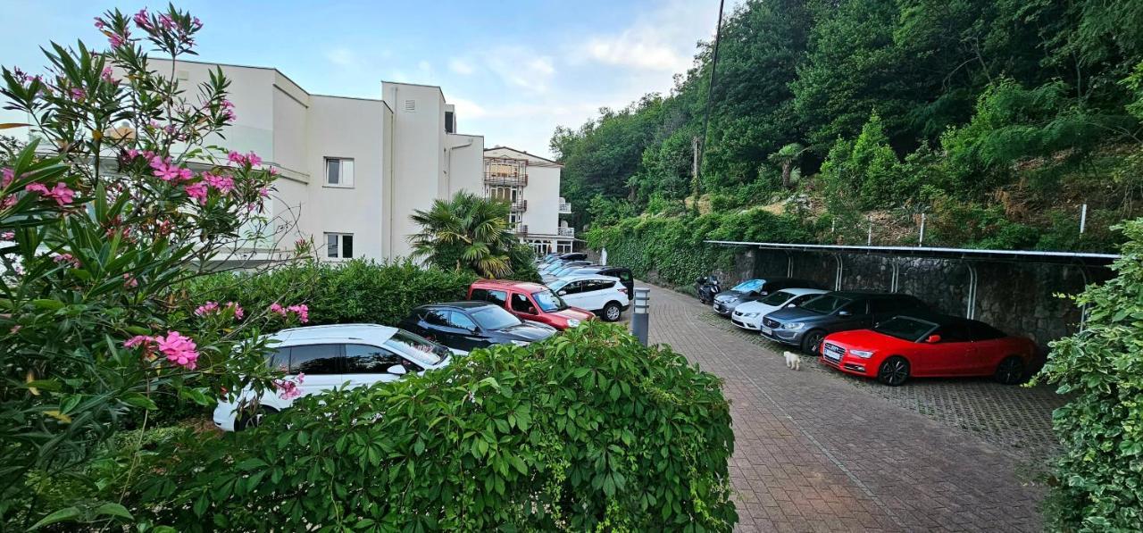 Boutique Hotel Acacia Lovran Exterior photo